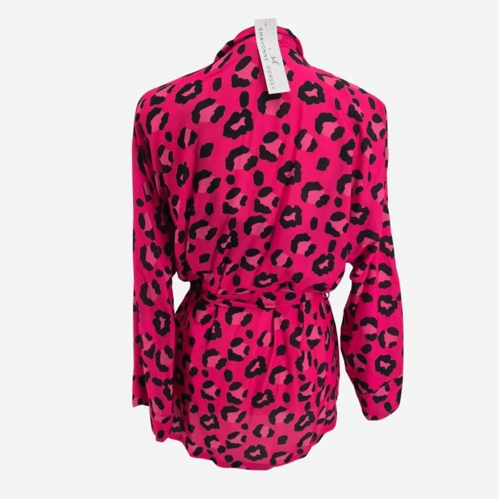 Pink black animal print robe‎